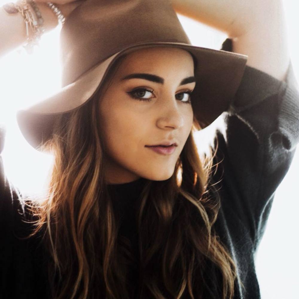 Meet your Posher, Sabrina